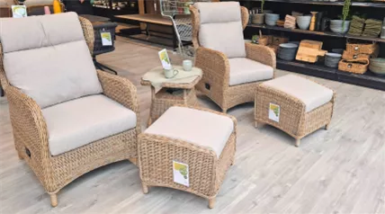 Website 2025 (Moebel Cux).png Website 2025 (Moebel Cux).png